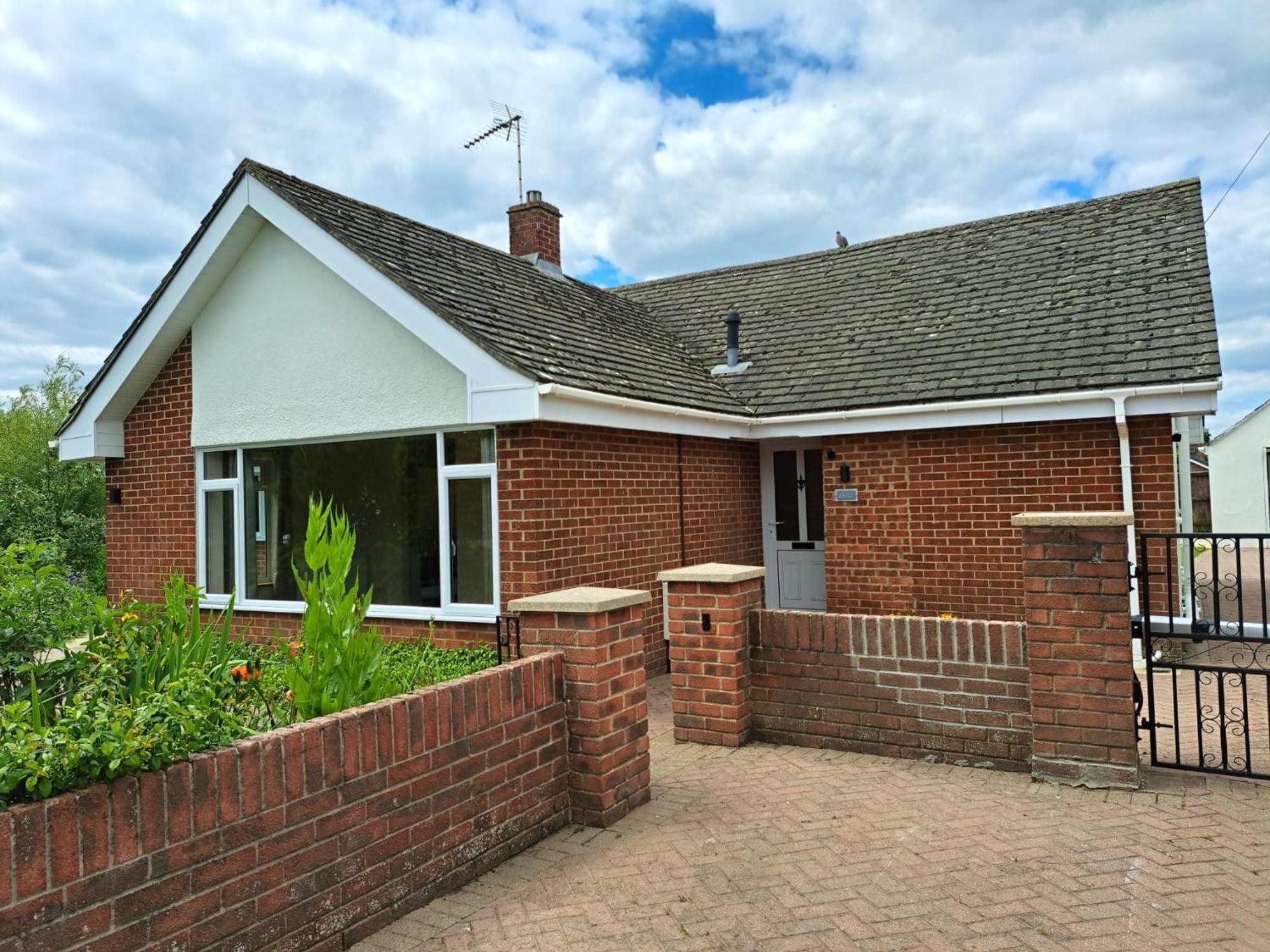 Beautiful 5 Bedroom Bungalow, Sleeps 7, In Calne Exterior foto